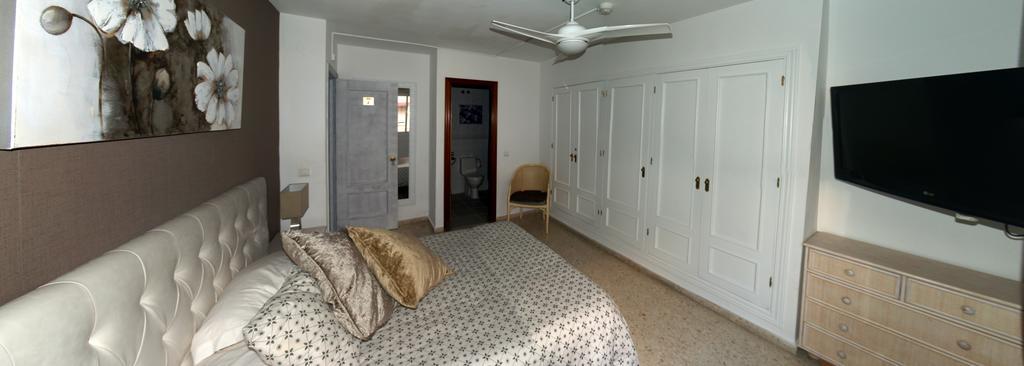 Hostal Gonzalez マルベーリャ エクステリア 写真